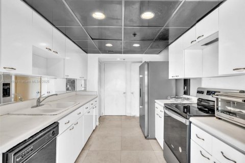 Copropriété à vendre à Aventura, Floride: 2 chambres, 213.49 m2 № 1747960 - photo 17