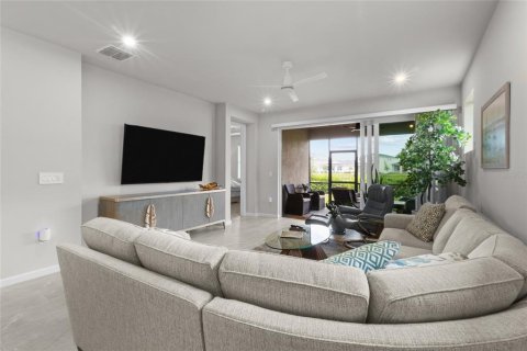 House in Venice, Florida 2 bedrooms, 147.9 sq.m. № 2396289 - photo 17