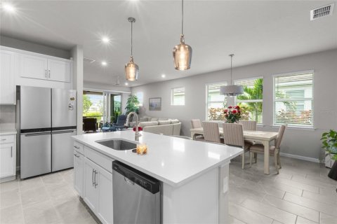 House in Venice, Florida 2 bedrooms, 147.9 sq.m. № 2396289 - photo 10