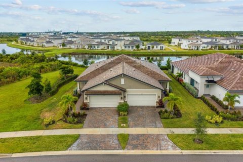House in Venice, Florida 2 bedrooms, 147.9 sq.m. № 2396289 - photo 4