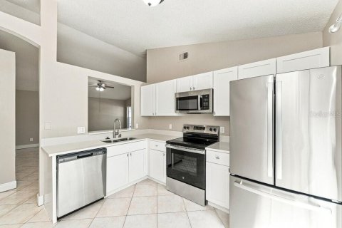 Villa ou maison à louer à Orlando, Floride: 3 chambres, 123.84 m2 № 2389339 - photo 9