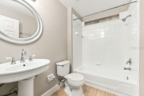 Villa ou maison à louer à Orlando, Floride: 3 chambres, 123.84 m2 № 2389339 - photo 15