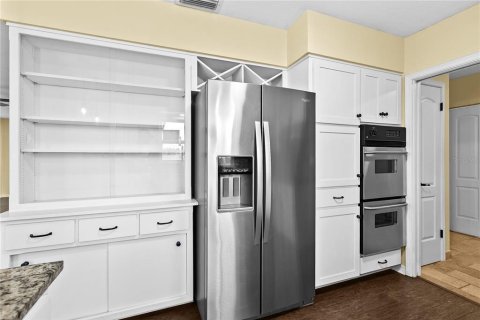 House in Fish Hawk, Florida 3 bedrooms, 144.83 sq.m. № 1744170 - photo 8