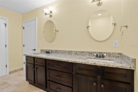 House in Fish Hawk, Florida 3 bedrooms, 144.83 sq.m. № 1744170 - photo 19