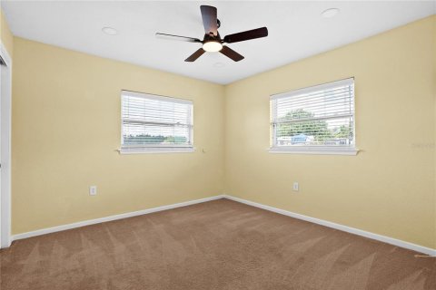House in Fish Hawk, Florida 3 bedrooms, 144.83 sq.m. № 1744170 - photo 23