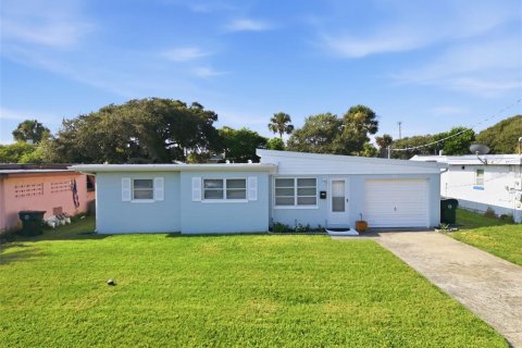 House in Daytona Beach, Florida 3 bedrooms, 87.05 sq.m. № 2319108