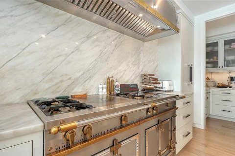 Купить виллу или дом в Сарасота, Флорида 12 комнат, 637.5м2, № 2291233 - фото 24