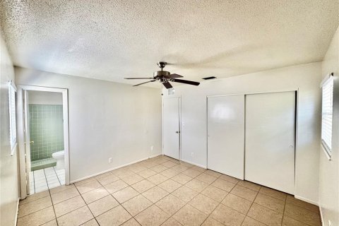 Villa ou maison à vendre à Sarasota, Floride: 3 chambres, 111.58 m2 № 2416923 - photo 12