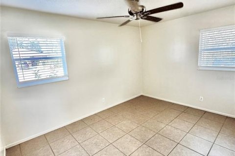 Villa ou maison à vendre à Sarasota, Floride: 3 chambres, 111.58 m2 № 2416923 - photo 15