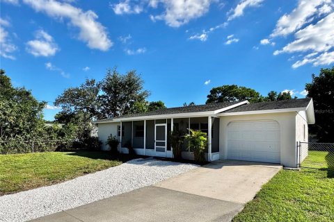 Villa ou maison à vendre à Sarasota, Floride: 3 chambres, 111.58 m2 № 2416923 - photo 2
