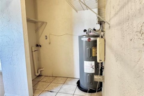 Villa ou maison à vendre à Sarasota, Floride: 3 chambres, 111.58 m2 № 2416923 - photo 22