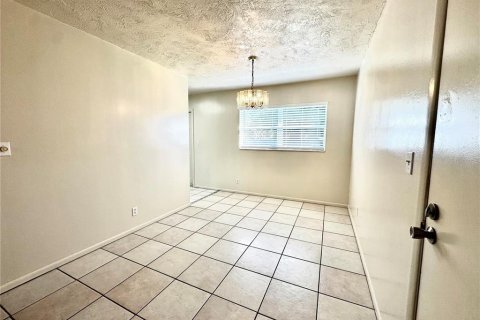Villa ou maison à vendre à Sarasota, Floride: 3 chambres, 111.58 m2 № 2416923 - photo 7
