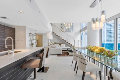 Condo in Miami, Florida, 2 bedrooms  № 1972295 - photo 6