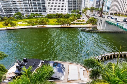 Condo in Miami, Florida, 2 bedrooms  № 1972295 - photo 30