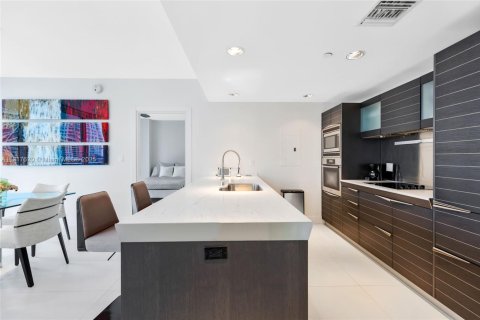 Condo in Miami, Florida, 2 bedrooms  № 1972295 - photo 4