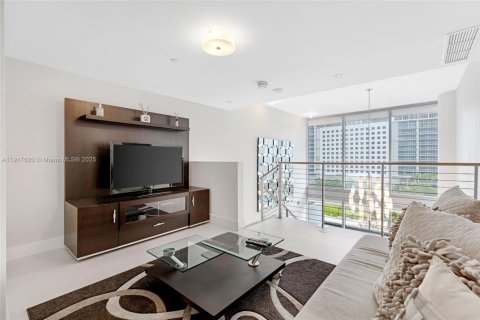 Condo in Miami, Florida, 2 bedrooms  № 1972295 - photo 19
