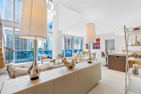 Condo in Miami, Florida, 2 bedrooms  № 1972295 - photo 2