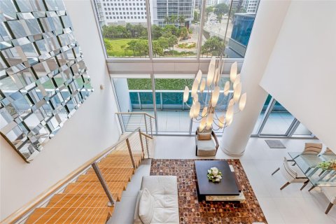 Condo in Miami, Florida, 2 bedrooms  № 1972295 - photo 17