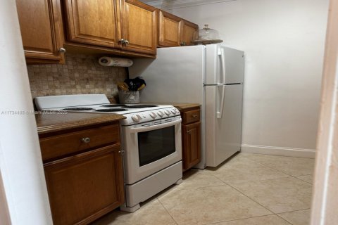 Купить кондоминиум в Халландейл-Бич, Флорида 1 спальня, 58.06м2, № 1939592 - фото 4