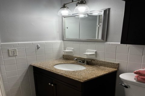 Купить кондоминиум в Халландейл-Бич, Флорида 1 спальня, 58.06м2, № 1939592 - фото 7