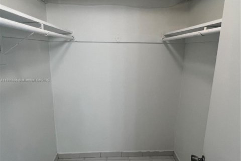 Condominio en alquiler en Miami Beach, Florida, 1 dormitorio, 60.85 m2 № 1967815 - foto 7