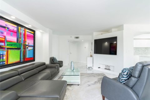 Condominio en venta en Aventura, Florida, 2 dormitorios, 125.7 m2 № 1697142 - foto 10