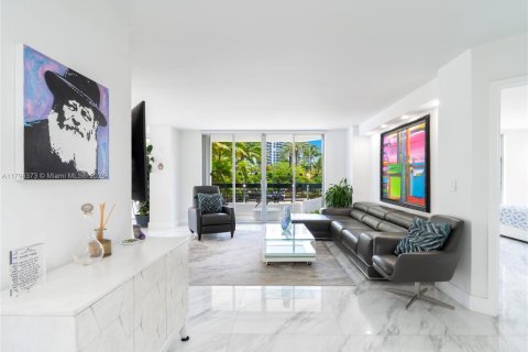 Condominio en venta en Aventura, Florida, 2 dormitorios, 125.7 m2 № 1697142 - foto 2