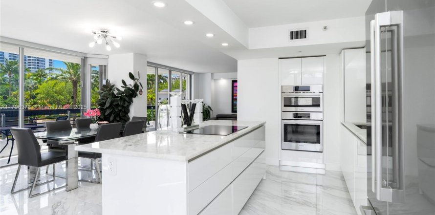 Condominio en Aventura, Florida, 2 dormitorios № 1697142
