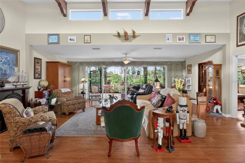 House in Sun City Center, Florida 3 bedrooms, 218.69 sq.m. № 2097019 - photo 13