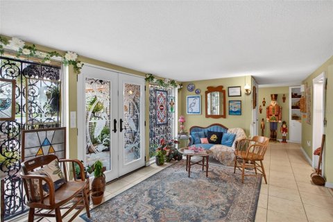 House in Sun City Center, Florida 3 bedrooms, 218.69 sq.m. № 2097019 - photo 10
