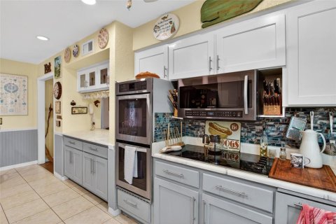 House in Sun City Center, Florida 3 bedrooms, 218.69 sq.m. № 2097019 - photo 28