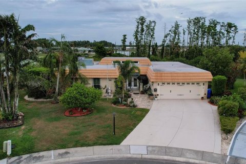 House in Sun City Center, Florida 3 bedrooms, 218.69 sq.m. № 2097019 - photo 6