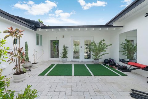 Casa en venta en North Bay Village, Florida, 4 dormitorios, 160.91 m2 № 2247845 - foto 5