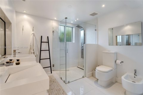 Casa en venta en North Bay Village, Florida, 4 dormitorios, 160.91 m2 № 2247845 - foto 26
