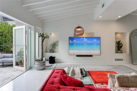 Casa en venta en North Bay Village, Florida, 4 dormitorios, 160.91 m2 № 2247845 - foto 17