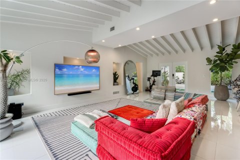 Casa en venta en North Bay Village, Florida, 4 dormitorios, 160.91 m2 № 2247845 - foto 18