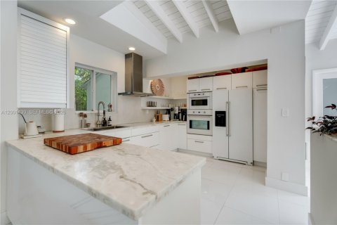 Casa en venta en North Bay Village, Florida, 4 dormitorios, 160.91 m2 № 2247845 - foto 15