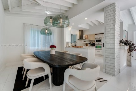 Casa en venta en North Bay Village, Florida, 4 dormitorios, 160.91 m2 № 2247845 - foto 11