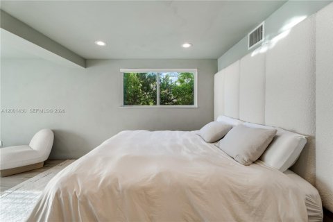 Casa en venta en North Bay Village, Florida, 4 dormitorios, 160.91 m2 № 2247845 - foto 20
