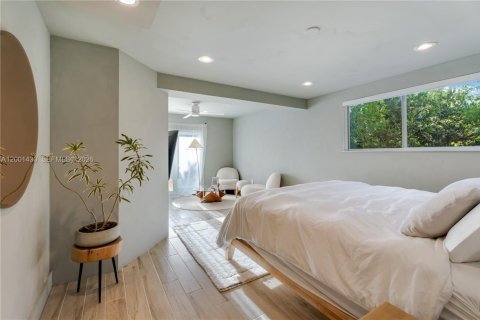 Casa en venta en North Bay Village, Florida, 4 dormitorios, 160.91 m2 № 2247845 - foto 19