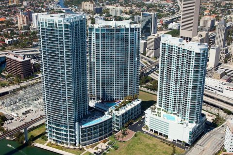 Apartment in THE IVY in Miami, Florida 2 bedrooms, 105 sq.m. № 102561 - photo 1