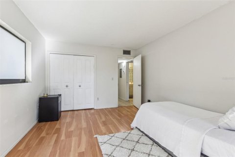 Condo in Temple Terrace, Florida, 2 bedrooms  № 1734772 - photo 27