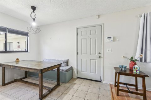 Condo in Temple Terrace, Florida, 2 bedrooms  № 1734772 - photo 5