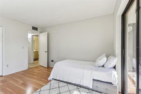 Condo in Temple Terrace, Florida, 2 bedrooms  № 1734772 - photo 26