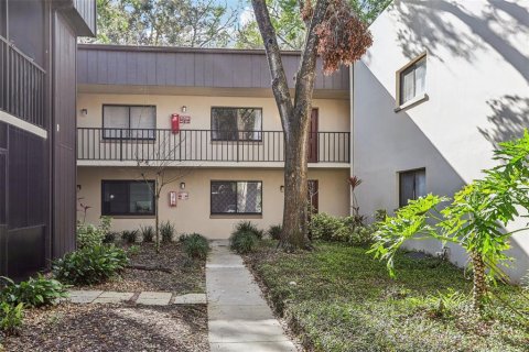 Condo in Temple Terrace, Florida, 2 bedrooms  № 1734772 - photo 1