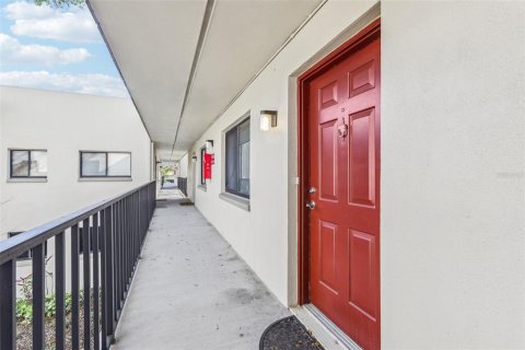 Condo in Temple Terrace, Florida, 2 bedrooms  № 1734772 - photo 3