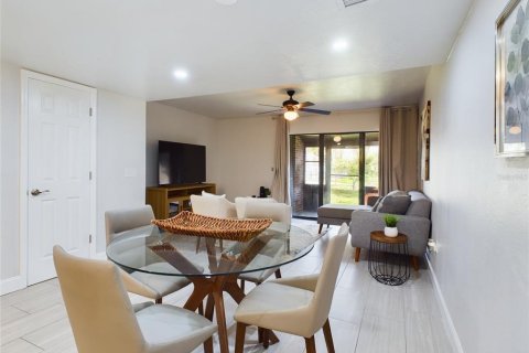 Touwnhouse à louer à Lakeland, Floride: 2 chambres, 107.58 m2 № 2433292 - photo 4