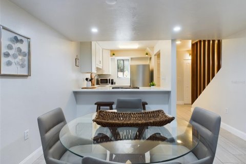 Touwnhouse à louer à Lakeland, Floride: 2 chambres, 107.58 m2 № 2433292 - photo 5