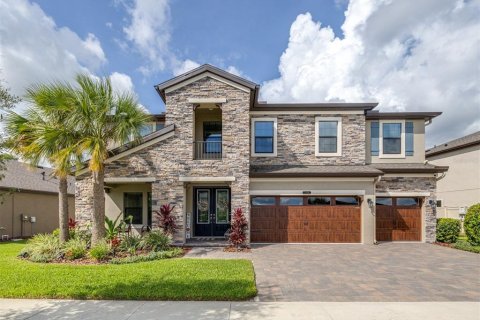Casa en venta en Land O' Lakes, Florida, 5 dormitorios, 329.34 m2 № 1838556 - foto 1