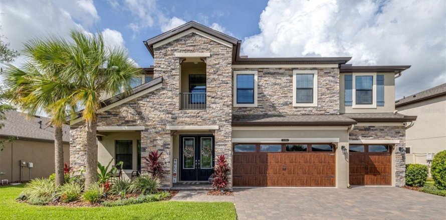 Casa en Land O' Lakes, Florida 5 dormitorios, 329.34 m2 № 1838556